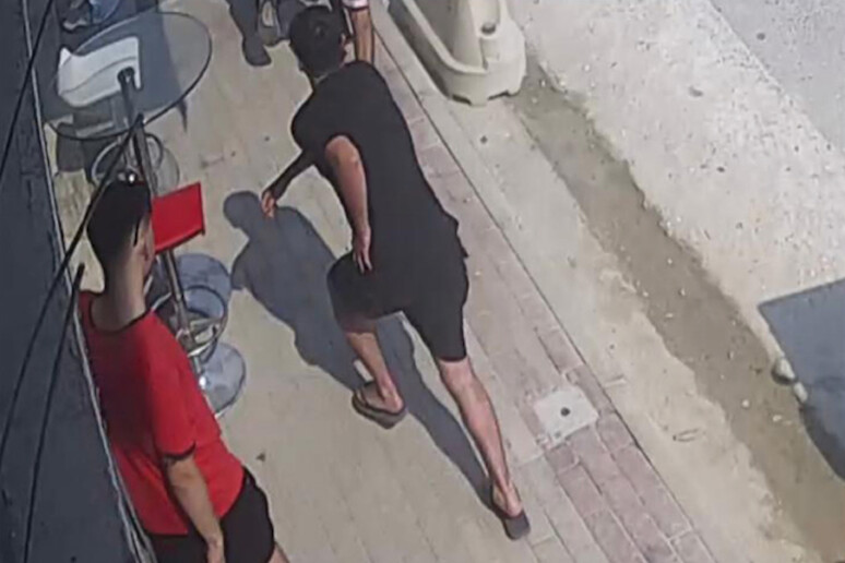 La bravata di cinque ragazzi ragusani – Fuggono senza pagare il conto a Malta, lezione di vita papà