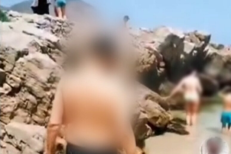 Monreale – Ai domiciliari posta video su Tik Tok dal mare, ora in carcere