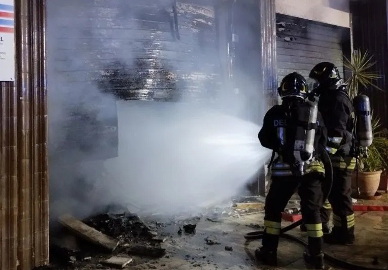 Palermo, incendio in una lavanderia in via Rinaldo Montuoro 14